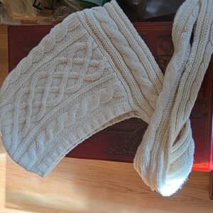 SLEEPING ON SNOW 100% Wool Fishermans Weave Hooded Scarf